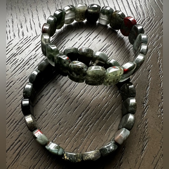 African blood soft bangle - Picture 4 of 5